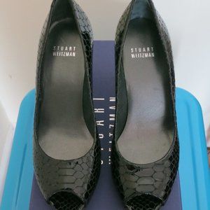 Stuart Weitzman Women's Logoplainfield pumps